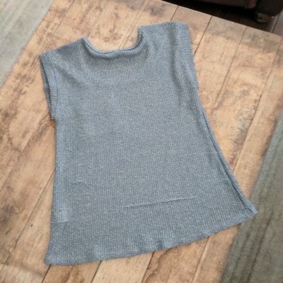 Gray & light gold cap sleeve top w scoop neck - Picture 1 of 3